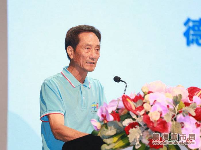 德胜基金会理事长吴海恒在活动现场致欢迎辞。.jpg